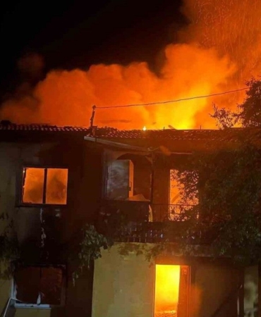 iki-katli-ev-kule-dondu