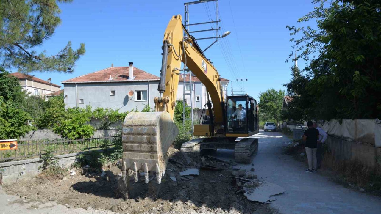 ilcede-2-etap-sicak-asfalt-calismalari-basladi
