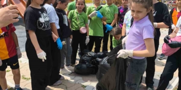 İLKOKULDAN ÇEVRE BİLİNCİ ETKİNLİĞİ