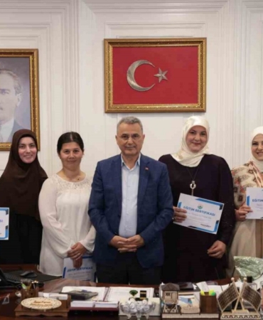 kadin-girisimcileri-belgelerini-aldi