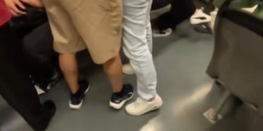 METRODA SÜS KAVGASI METRODA EVLİ KADINA 'SÜSLENMİŞ GELMİŞ' DEYİNCE ORTALIK KARIŞTI 'SANA NE BENİM KARIMIN SÜSÜNDEN' DİYEREK ÜZERİNE YÜRÜDÜ