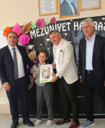 ogrenciler-karne-sevinci-yasadi