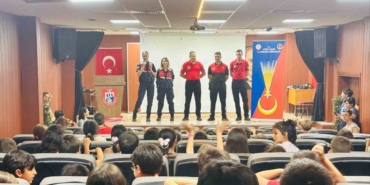 ogrencilere-jandarma-meslegi-tanitildi