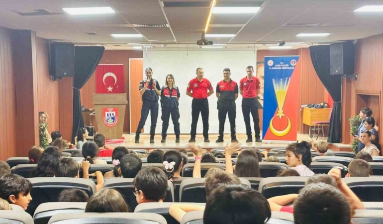 Öğrencilere jandarma mesleği tanıtıldı