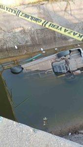 ANTALYA'DA OTOMOBİL SU KANALINA DÜŞTÜ: 1 ÖLÜ