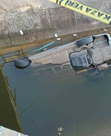 ANTALYA'DA OTOMOBİL SU KANALINA DÜŞTÜ: 1 ÖLÜ