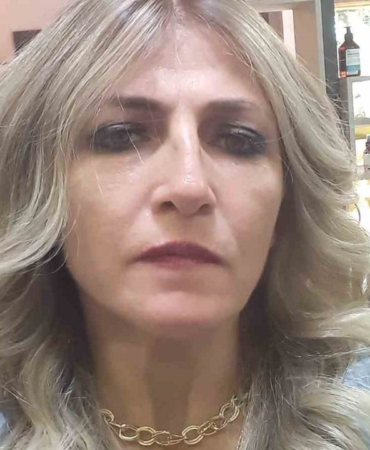 otomobilin-carptigi-kadin-yasamini-yitirdi