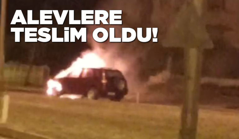 Sinop’ta gece yarısı korkutan araç yangını