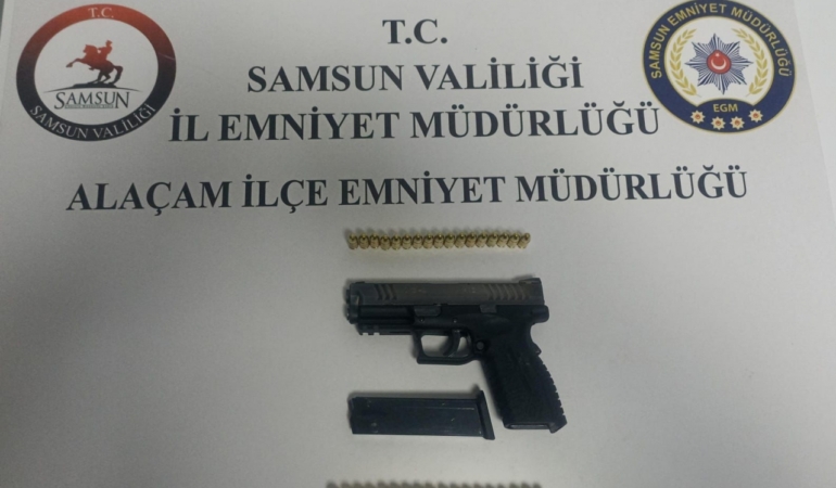 Samsun’da bir kişinin üzerinde ruhsatsız silah ele geçirildi