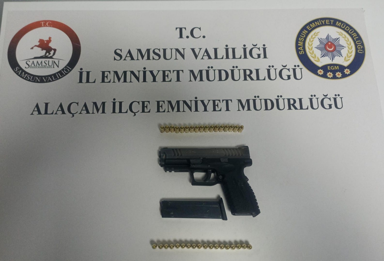samsunda-bir-kisinin-uzerinde-ruhsatsiz-silah-ele-gecirildi