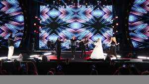sarkici-haluk-levent-samsunda-hayranlariyla-bulustu