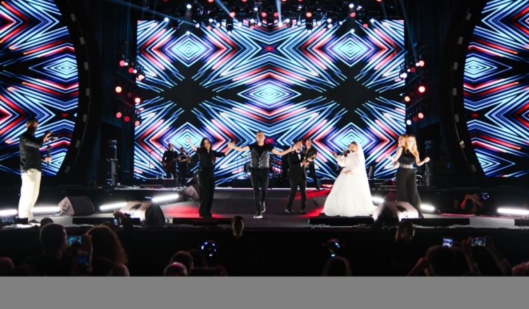 Şarkıcı Haluk Levent Samsun’da hayranlarıyla buluştu