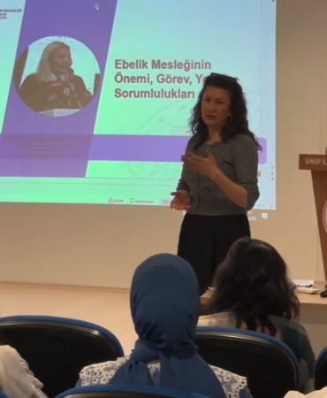 SİNOP'TA EBELERE AFET DURUMUNDA DOĞUM YÖNETİMİ EĞİTİMİ