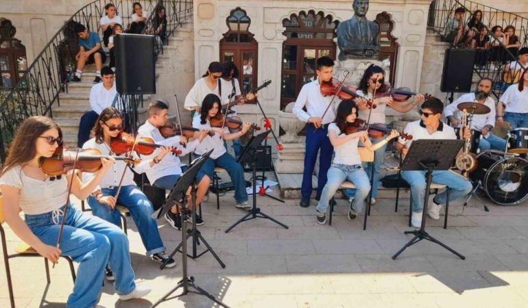 Sinop’ta  lise öğrencilerinden unutulmaz konser