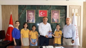 sinopta-minik-yazarlardan-hayali-uzay-yolculugu