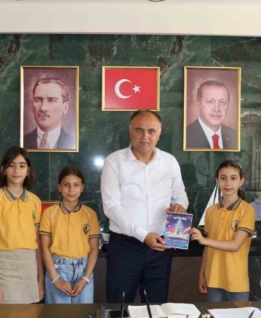 sinopta-minik-yazarlardan-hayali-uzay-yolculugu