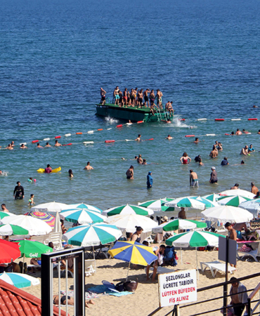 Sinop plajlarındaki yoğunluk Akdeniz ve Ege'yi aratmıyor