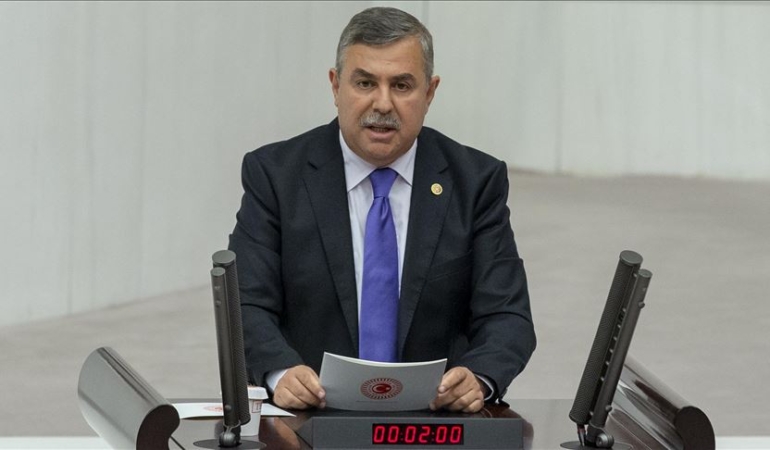 Nazım Maviş mecliste güven tazeledi