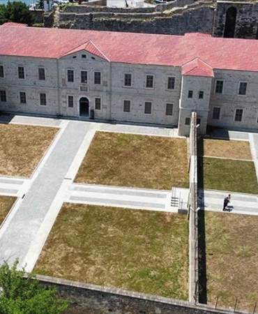 thumbs-b-c-84517fd0c714c3e3ee517953652dad99-1