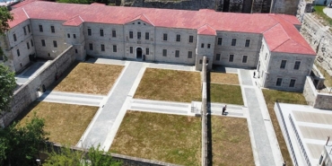 thumbs-b-c-84517fd0c714c3e3ee517953652dad99-2