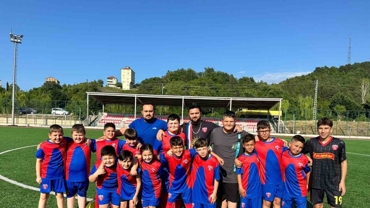 turkelide-yaz-futbol-okulu-acildi