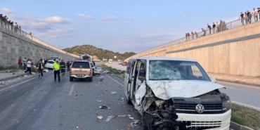 uc-aracin-karistigi-trafik-kazasinda-9-kisi-yaralandi