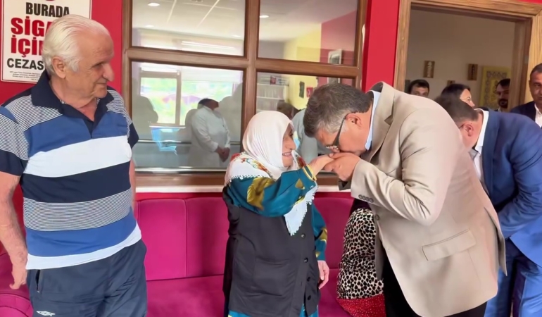 Ulu çınarlara bayram ziyareti