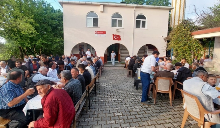 Yaykıl köyü sakinleri bayram sofrasında buluştu