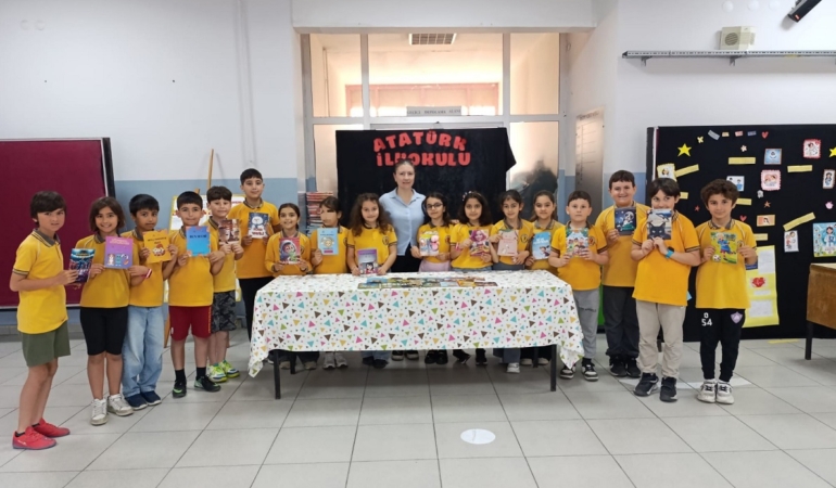 Sinoplu minik yazarlar hayallerini kitaba dönüştürdü