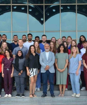 17-ulkeden-gelen-tip-ve-eczacilik-ogrencileri-kibrista-bulustu