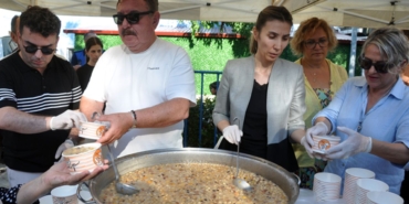 Gerze halkına aşure ikram edildi