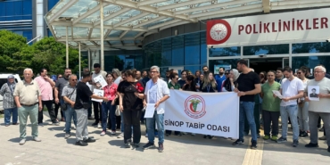 TRAFİK KAZASINDA YAŞAMINI YİTİREN DOKTORLAR SİNOP’TA ANILDI