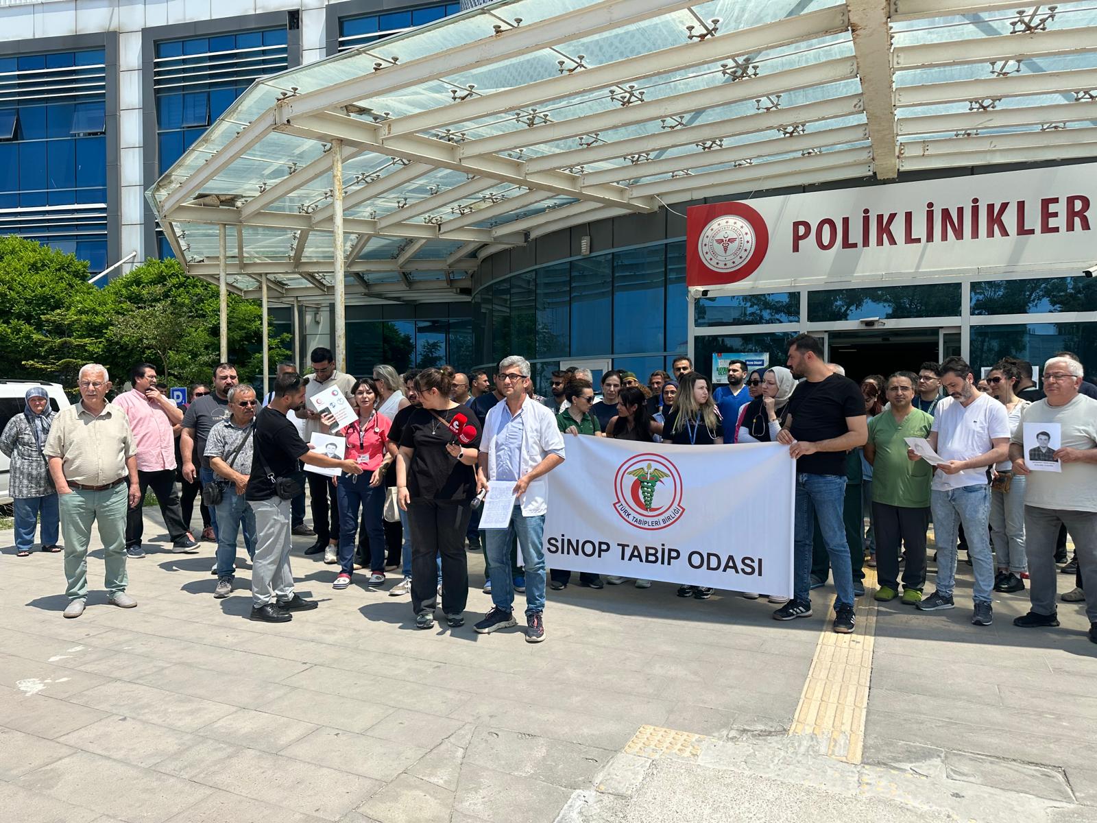 TRAFİK KAZASINDA YAŞAMINI YİTİREN DOKTORLAR SİNOP’TA ANILDI