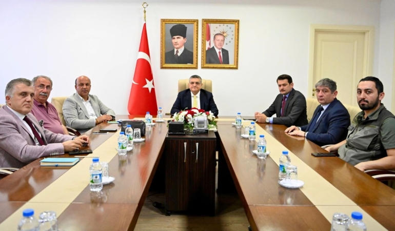 Sinop’ta sokak hayvanları için kritik toplantı: 5 yeni bakımevi yolda