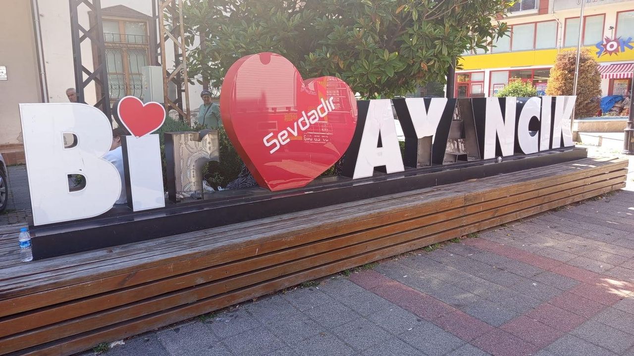 Belediyeden tabelaya zarar uyarısı: “Ortak değerimize sahip çıkalım”