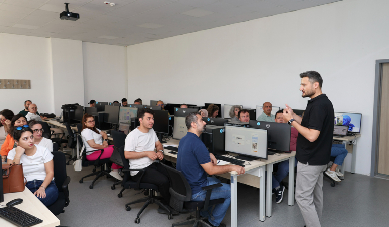 SİNOP ÜNİVERSİTESİ’NDE İLERİ DÜZEY ÜRETKEN YAPAY ZEKA EĞİTİMİ BAŞLADI