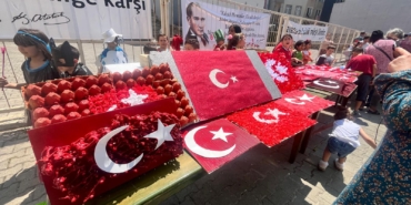 ATIKLAR ÖĞRENCİLERİN ELİNDE SANATA DÖNÜŞTÜ