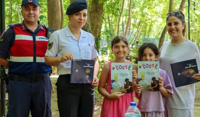 Sinop jandarmasından Erfelek Şelaleleri’nde KADES bilgilendirmesi
