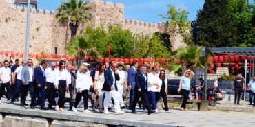 SİNOP'TA KABOTAJ BAYRAMI ÇELENK SUNUMU İLE BAŞLADI