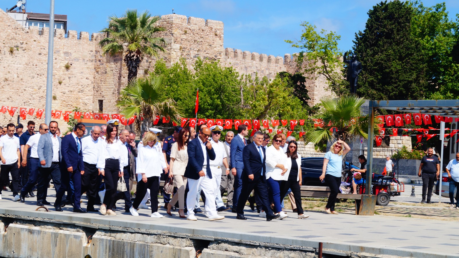 SİNOP'TA KABOTAJ BAYRAMI ÇELENK SUNUMU İLE BAŞLADI