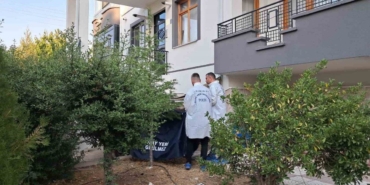 balkondan-dusen-2-yasindaki-cocuk-hayatini-kaybetti