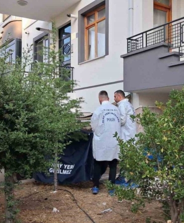 balkondan-dusen-2-yasindaki-cocuk-hayatini-kaybetti