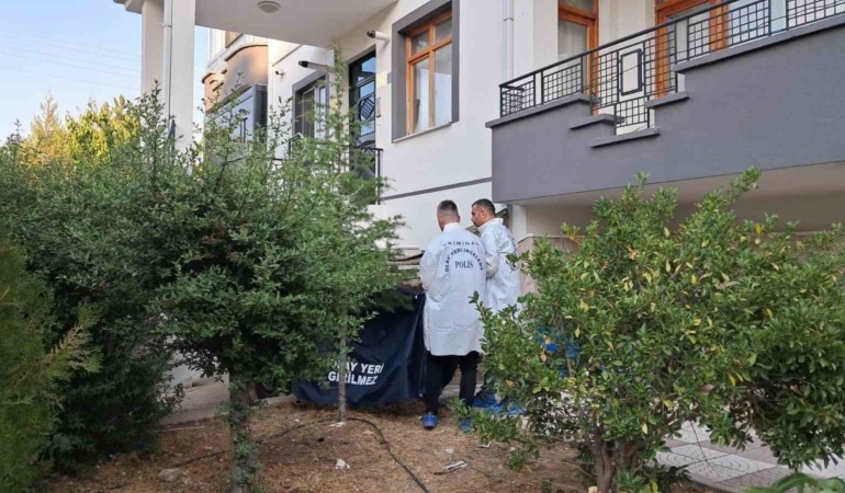 balkondan-dusen-2-yasindaki-cocuk-hayatini-kaybetti