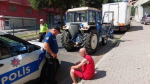 caldigi-traktorle-gezintiye-cikti