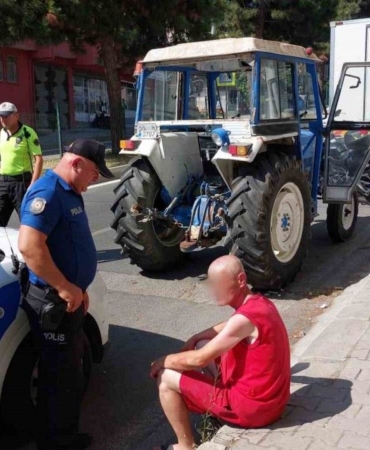 caldigi-traktorle-gezintiye-cikti