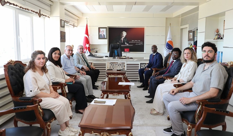 Çad Büyükelçisi, Sinop Üniversitesi’ni ziyaret etti