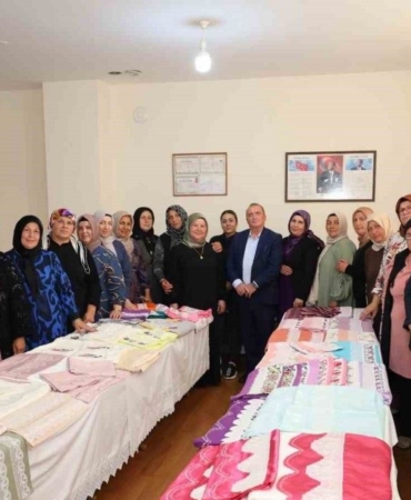 el-emegi-urunler-yilsonu-sergisinde-gorucuye-cikti