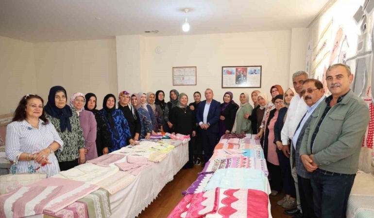 El emeği ürünler yılsonu sergisinde görücüye çıktı