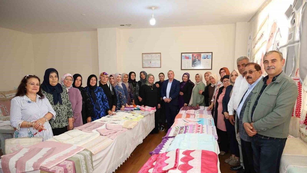 el-emegi-urunler-yilsonu-sergisinde-gorucuye-cikti