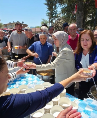 gumushacikoy-halkinda-asure-ikram-edildi